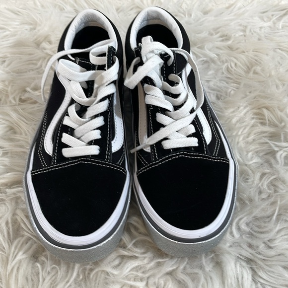 VANS OLD SKOOL 'BOLT BLACK/SILVER GLITTER UNISEX SIDEWALL BLACK' UNISEX MSRP $90 - Picture 3 of 14